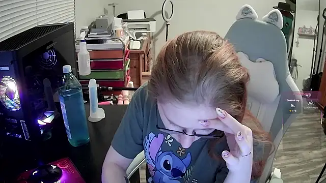 LilyFoxxx online show from March 13, 5:42 am