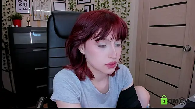 ElizaNik  online show from August 4, 10:49 pm