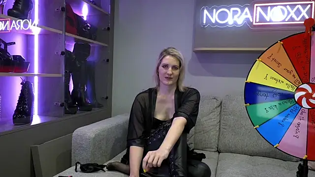 NoraNoxx online show from June 21, 9:52 pm