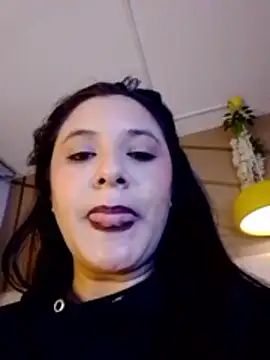 frreeya online show from February 17, 9:25 pm