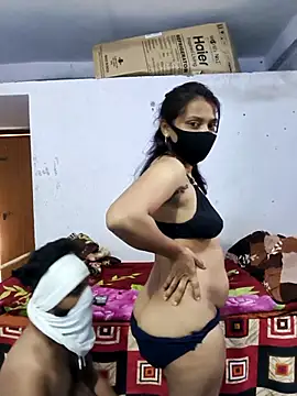 Snapshot of hot_wife_35 chatting on October 4, 2:50 am hot wife 35 online show from October 4, 2:50 am