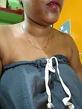 Snapshot of Tamillminnal chatting on September 20, 4:49 pm Tamillminnal online show from September 20, 4:49 pm