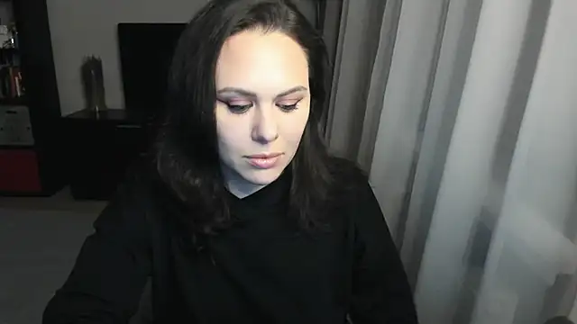 MollyCheiz online show from November 17, 4:30 pm