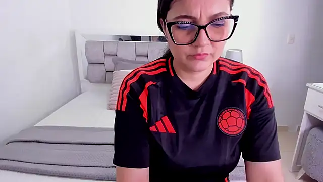Camilaa bueno online show from June 29, 12:17 am