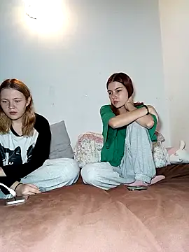 Snapshot of ella_grays chatting on October 11, 7:27 pm ella grays online show from October 11, 7:27 pm
