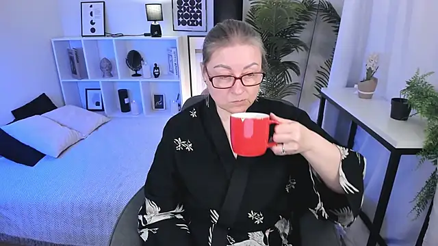 AlexandraKind online show from March 4, 8:48 pm