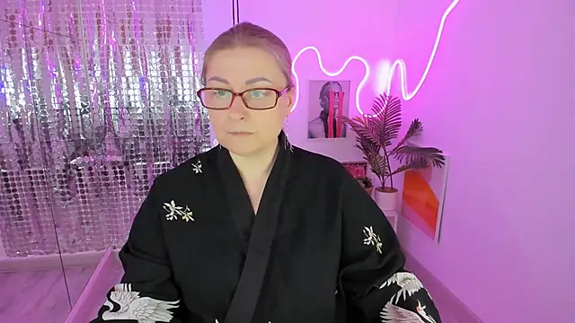 AlexandraKind online show from March 13, 1:34 pm