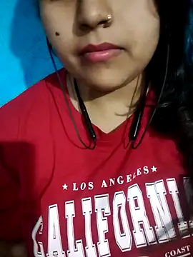 Love-Veronica online show from May 2, 7:17 pm