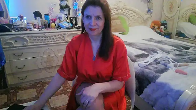 Debra Phoenix online show from May 15, 10:45 pm