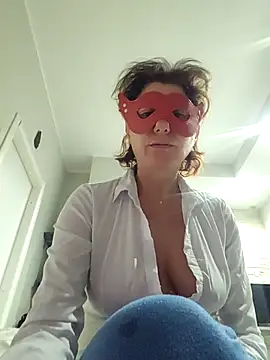 Vagabondainnamorata online show from March 11, 5:11 am