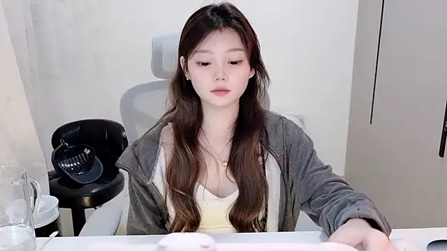 yang-yang-yang online show from November 9, 3:30 pm