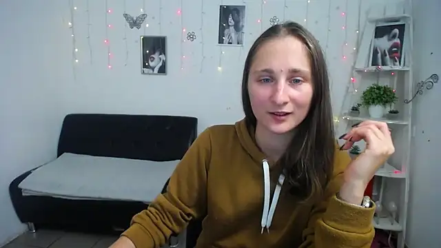 MichelLeee online show from October 10, 11:48 am