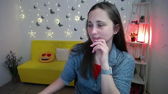MichelLeee online show from May 4, 11:25 am