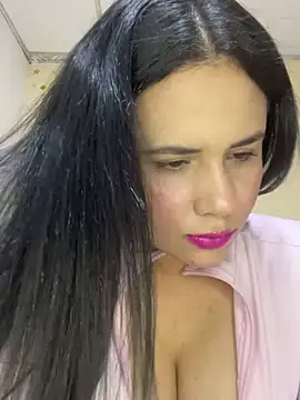 Leyna Kenet online show from May 17, 1:38 am