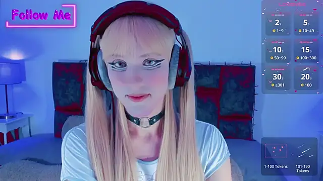 Snapshot of Kirmyy_ chatting on October 13, 9:28 pm Kirmyy online show from October 13, 9:28 pm