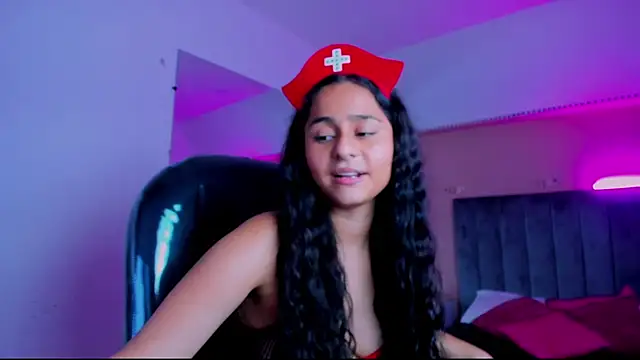 Giselle Roldan online show from July 19, 4:04 am