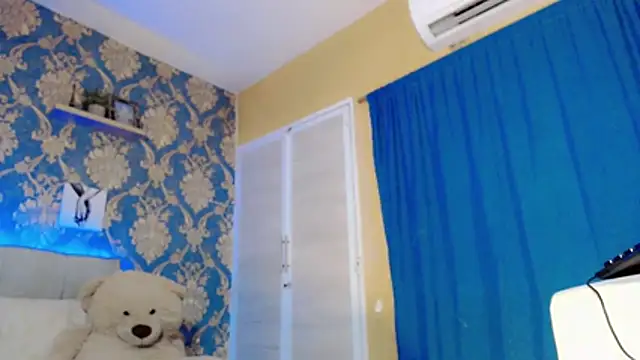 nicoledollts online show from July 25, 7:54 pm