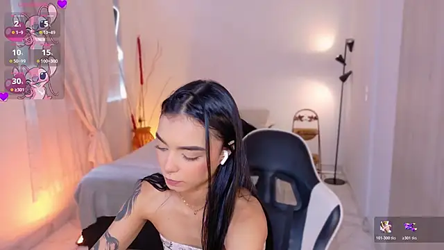 AnabelWolf online show from November 13, 4:28 pm