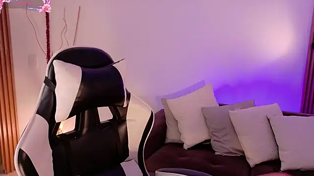 AnabelWolf online show from June 18, 3:28 pm