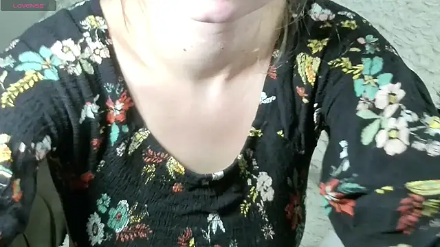 Mikki5P online show from October 5, 6:02 pm