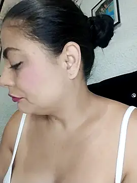 ElizabethWeil online show from March 3, 1:06 pm