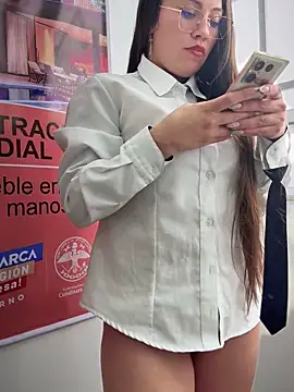 LIZ-06  online show from November 10, 3:51 pm