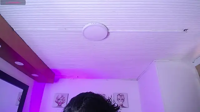 Lili Gomez  online show from November 11, 3:09 pm