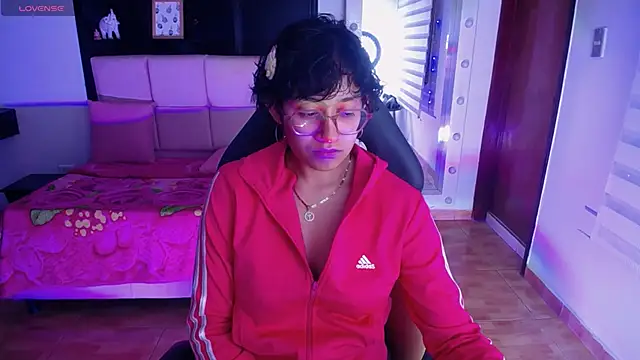 Lili Gomez  online show from January 10, 12:21 pm