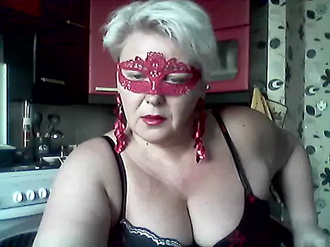 Lisa Suzie online show from March 15, 7:21 am