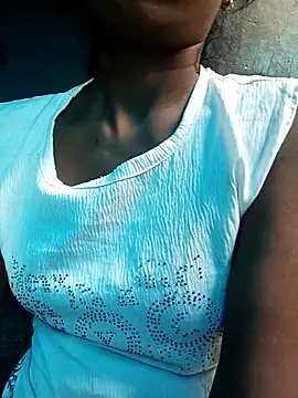 Snapshot of Sweet--Angel chatting on October 14, 4:37 am Sweet--Angel online show from October 14, 4:37 am