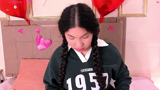 amandalee01 online show from February 14, 7:49 pm