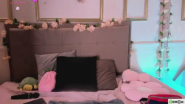 amandalee01 online show from July 10, 10:53 pm