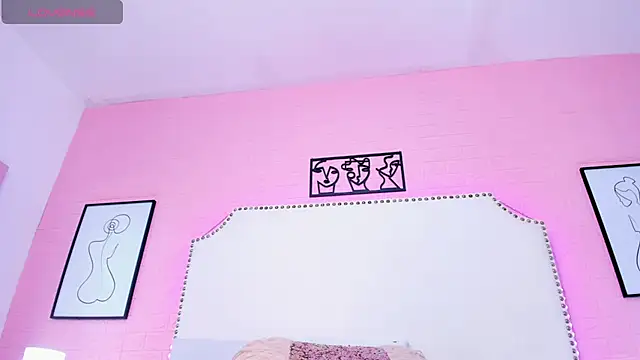 aggy castel online show from November 20, 2:51 pm