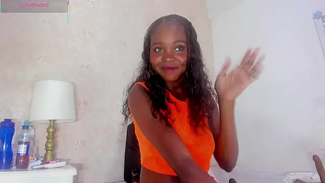 SARA COLLIINS  online show from October 24, 8:16 pm