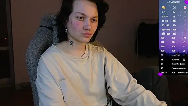 esajukyy online show from April 29, 5:30 pm