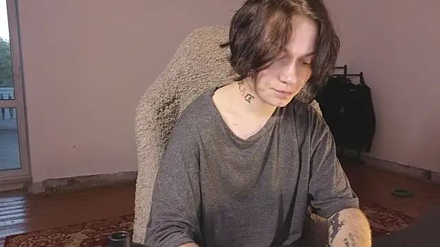 esajukyy online show from August 5, 2:34 pm