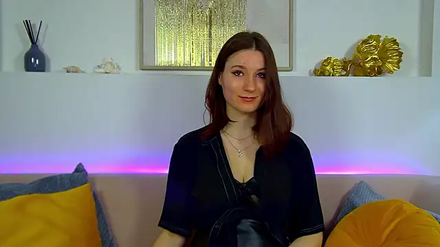 VictoriaArdern online show from October 18, 7:00 am