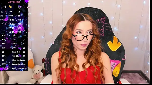 Snapshot of emily_cline chatting on October 13, 2:09 pm emily cline online show from October 13, 2:09 pm
