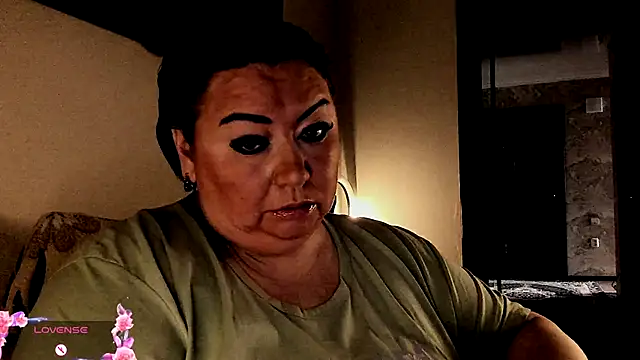 SexxyDreams1 online show from October 2, 5:45 am