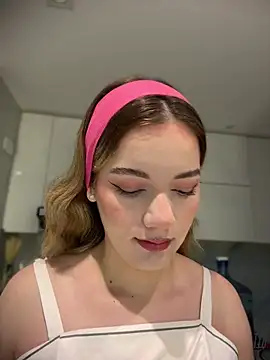NicoleCut online show from July 5, 9:37 am