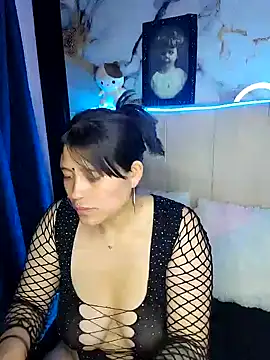 Snapshot of mariana_21x chatting on October 20, 3:59 pm mariana 21x online show from October 20, 3:59 pm