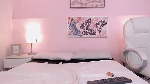 sara17  online show from November 2, 4:16 am