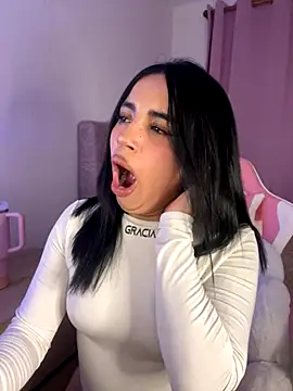 Emily-14 online show from November 18, 2:45 am