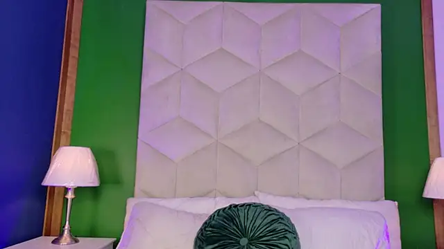 sett and gwen online show from May 21, 3:37 am
