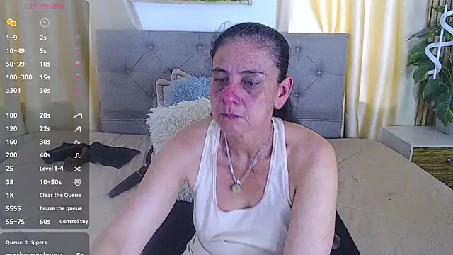 sasi luna online show from December 14, 8:03 pm