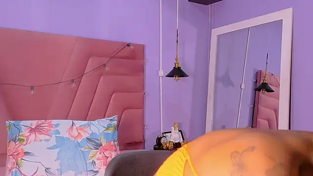 kinkyandsavage online show from October 18, 8:21 pm