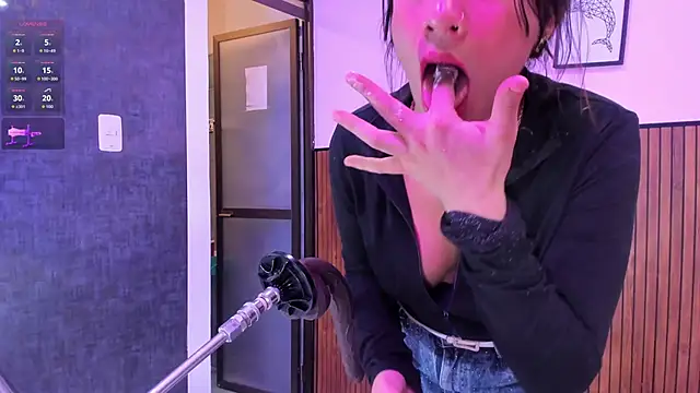 violett collins  online show from February 22, 9:16 pm