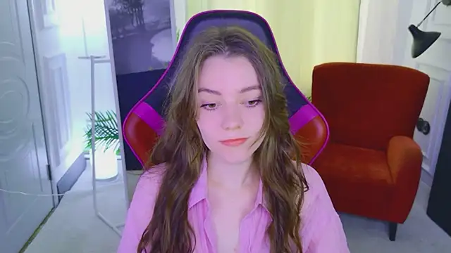 Lana  Cute  online show from August 1, 1:24 pm