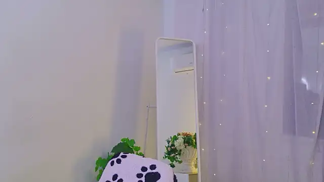 Lana  Cute  online show from June 28, 2:45 pm