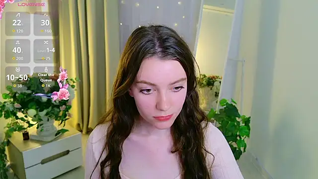 Lana  Cute  online show from June 7, 3:52 pm